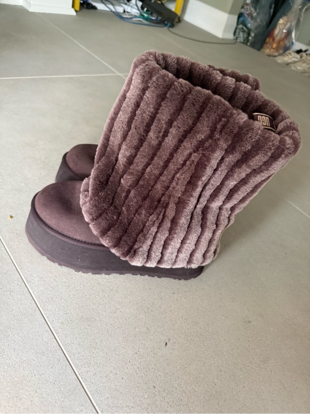 UGG Rare Brown Ribbed chordoroy Boots - Picture 5 of 5
